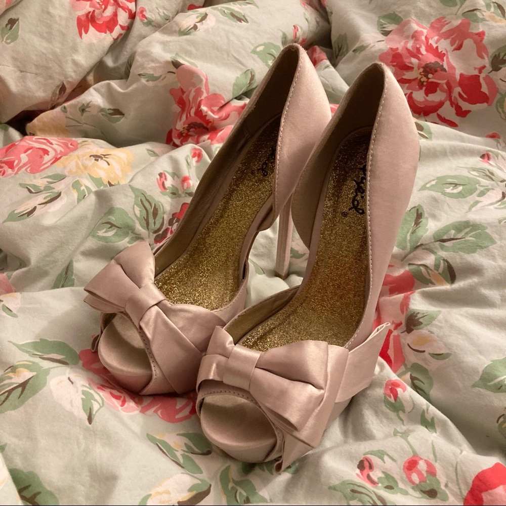 Gorgeous Qupid Satin Sandals Nude Matte color